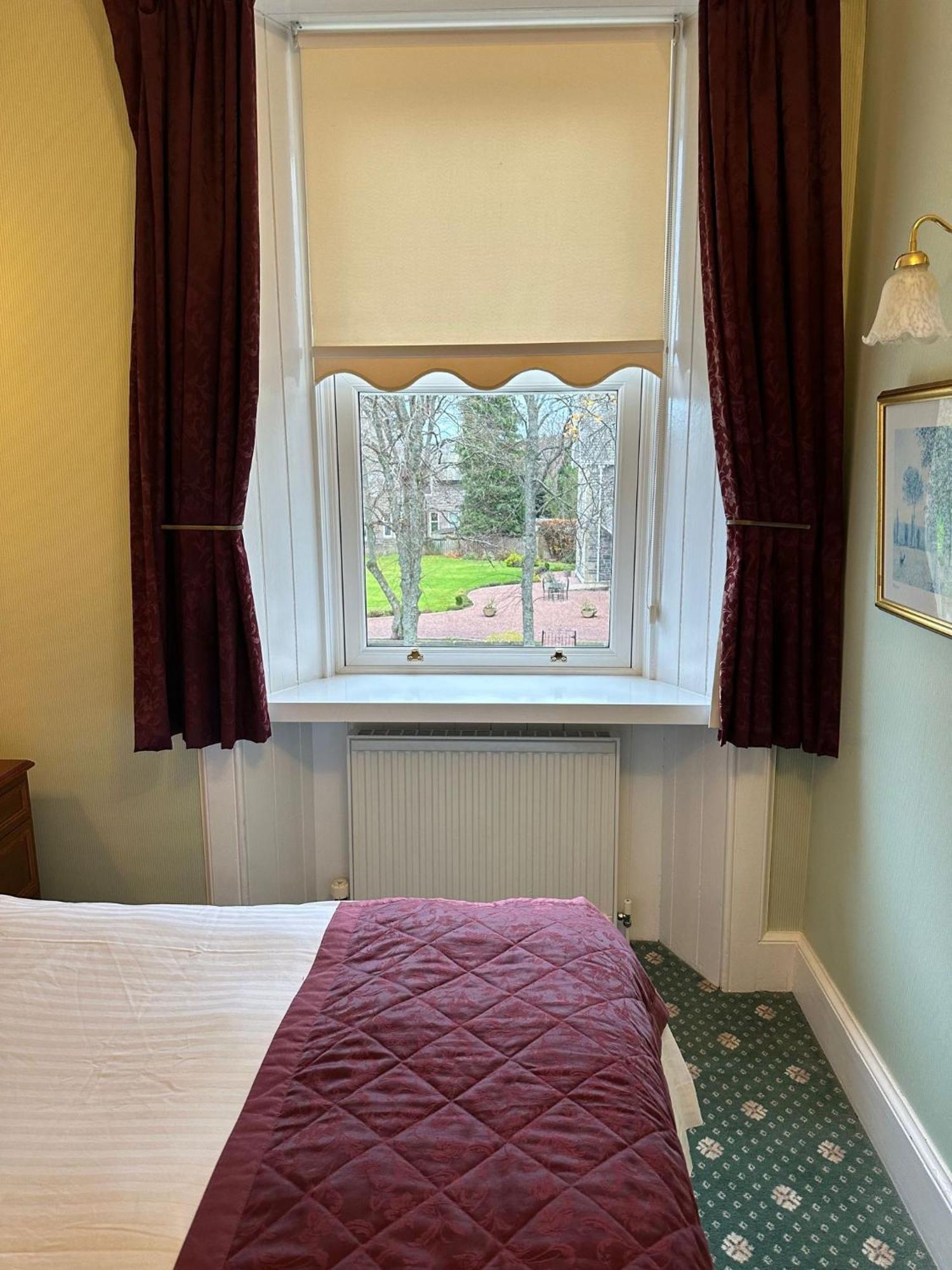 Ravenscourt House, Guest House Grantown-on-Spey Exterior foto